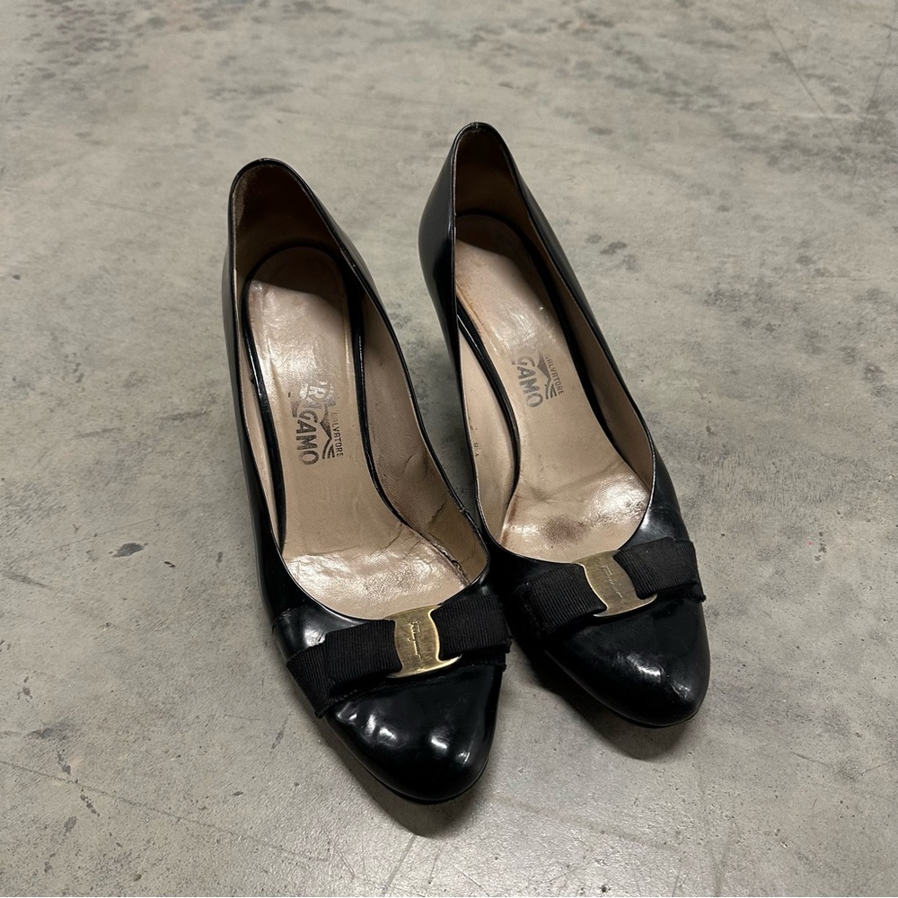 Salvatore Ferragamo Vara Bow Pump Black 11B - Picture 2 of 13